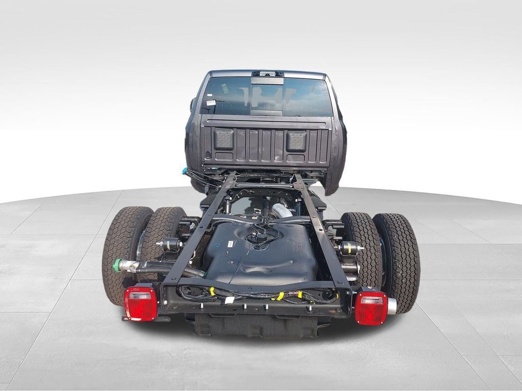 New 2027 RAM 3500 Big Horn w/ Laramie Trim Package AWD/4WD image 9