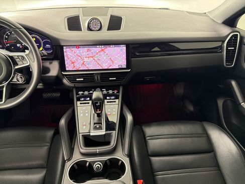 Certified 2021 Porsche Cayenne Coupe AWD/4WD image 28