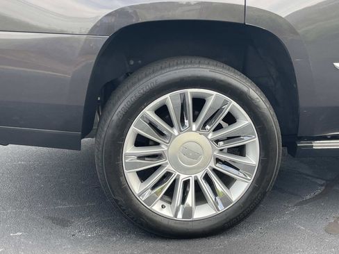 Used 2016 Cadillac Escalade Platinum AWD/4WD image 7