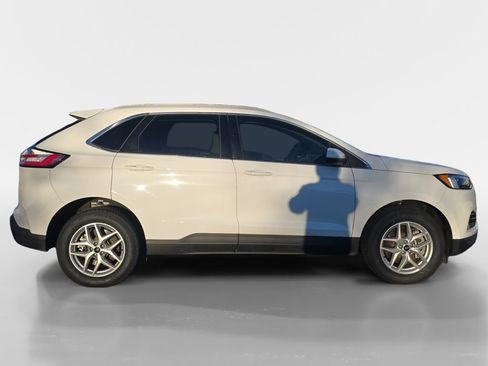 Used 2024 Ford Edge SEL w/ Convenience Package image 6