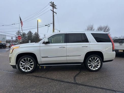 Used 2019 Cadillac Escalade Luxury image 9