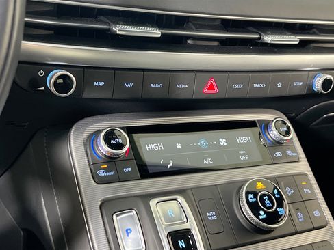 Used 2023 Hyundai Palisade Calligraphy image 16