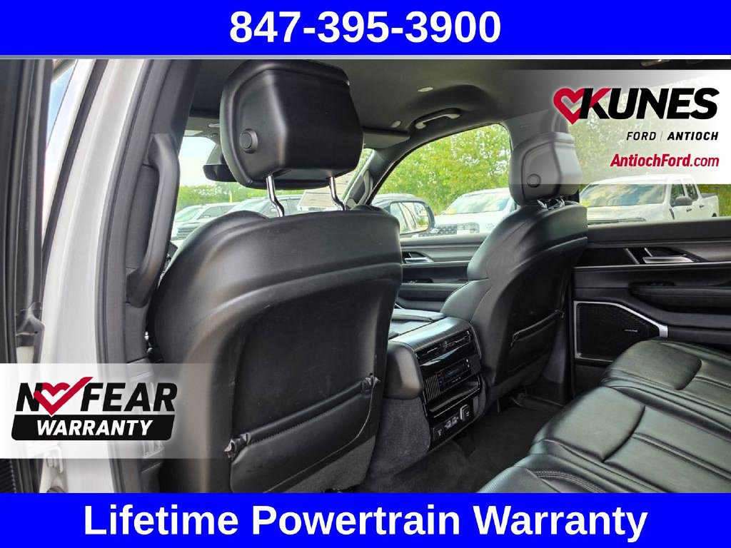 Used 2024 Jeep Wagoneer L Series II AWD/4WD image 27