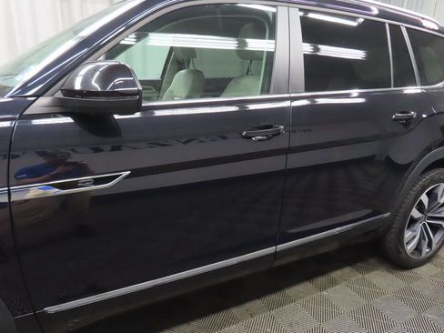 Used 2021 Volkswagen Atlas SEL R-Line image 40