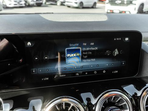 Used 2022 Mercedes-Benz GLA 250 4MATIC image 19