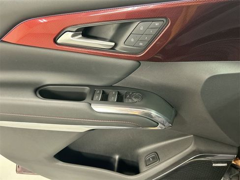 Used 2024 Chevrolet Traverse RS image 11