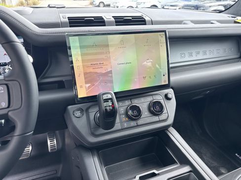 New 2026 Land Rover Defender 110 OCTA AWD/4WD image 25