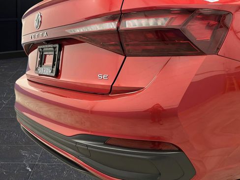 Used 2025 Volkswagen Jetta SE image 31