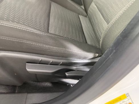 Used 2025 Chevrolet Equinox LT image 23