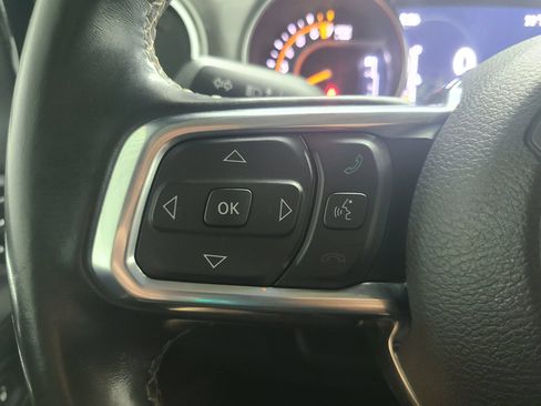 Used 2020 Jeep Wrangler Unlimited Sahara AWD/4WD image 28