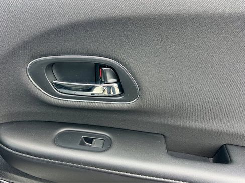 Used 2019 Honda HR-V EX image 21