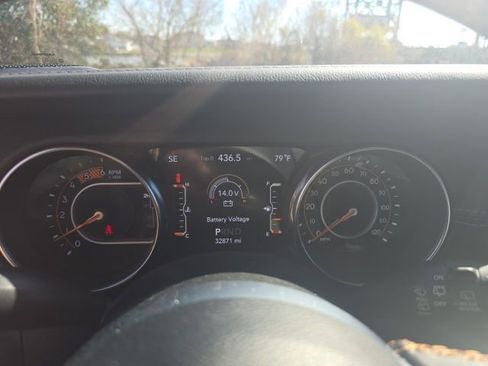 Used 2021 Jeep Wrangler Unlimited Sahara image 18