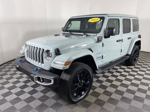 Used 2023 Jeep Wrangler Sahara image 12