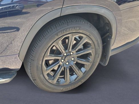 Used 2024 Toyota Highlander Limited FWD image 5