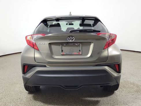 Used 2021 Toyota C-HR XLE FWD image 6