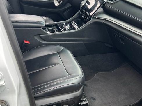 Used 2023 Jeep Grand Cherokee L Limited image 14