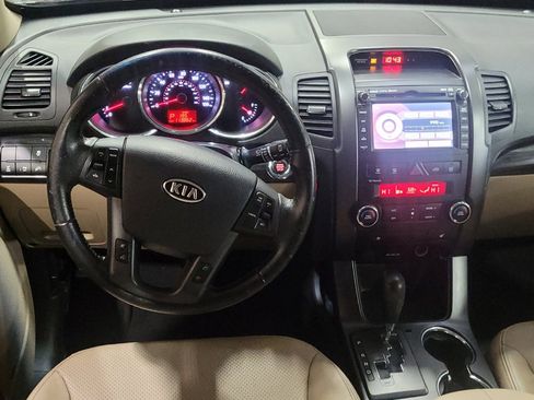 Used 2013 Kia Sorento EX w/ EX V6 Premium Pkg image 22
