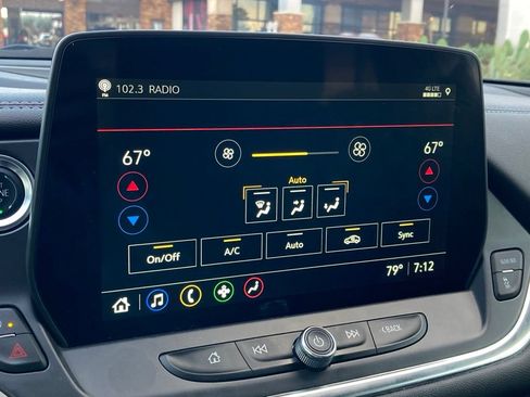 Used 2025 Chevrolet Blazer LT FWD image 21