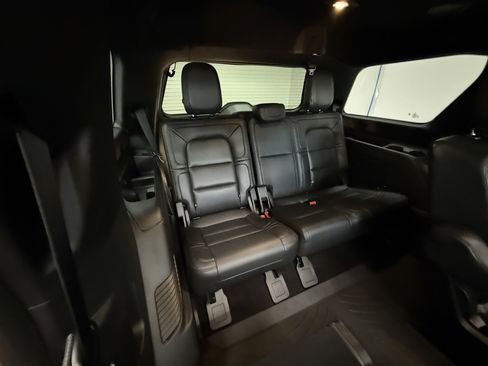 Used 2021 Lincoln Navigator Reserve AWD/4WD image 27