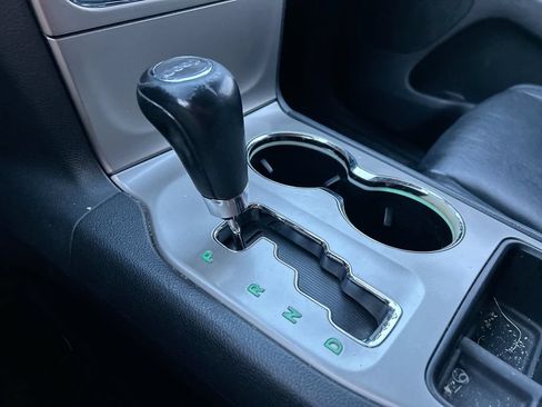 Used 2011 Jeep Grand Cherokee Laredo RWD image 23