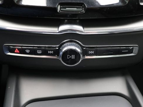 Used 2025 Volvo XC60 B5 Core image 26