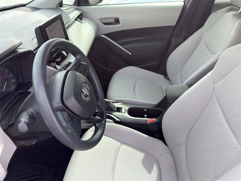 Used 2023 Toyota Corolla Cross L image 11