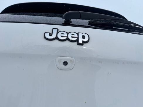 Used 2016 Jeep Cherokee Latitude image 9