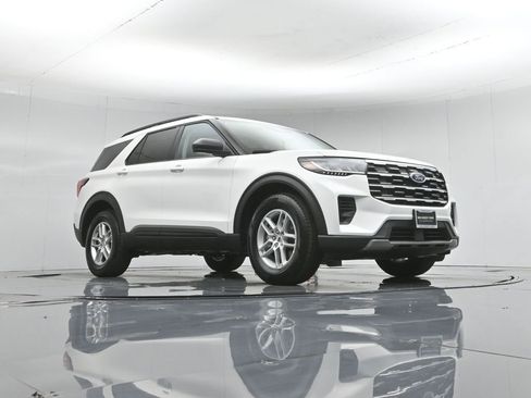 New 2026 Ford Explorer Active RWD image 46