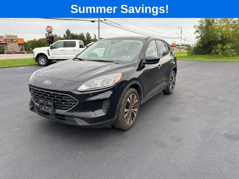 Used 2022 Ford Escape SE w/ SE Sport Appearance Package AWD/4WD image 3