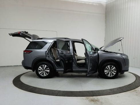 New 2026 Nissan Pathfinder SL FWD image 16