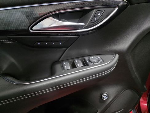 Used 2023 Buick Envision Essence w/ Sport Touring Package image 12