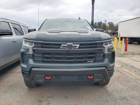 Used 2025 Chevrolet Silverado 1500 LT Trail Boss w/ Convenience Package II image 2