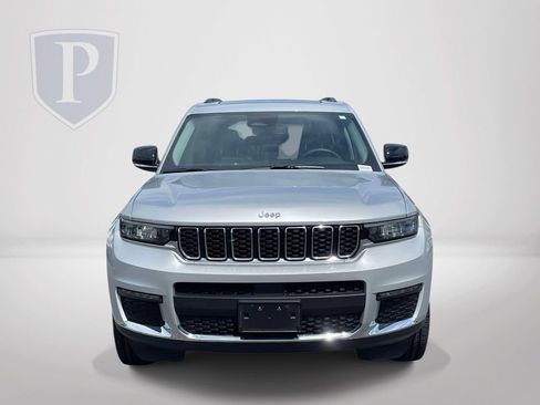 Used 2023 Jeep Grand Cherokee L Limited AWD/4WD image 3
