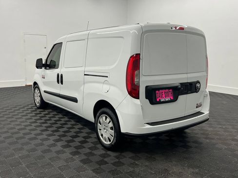 Used 2018 RAM ProMaster City Tradesman SLT image 3