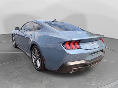 Used 2024 Ford Mustang Coupe RWD image 3