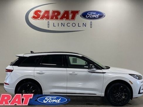 New 2025 Lincoln Corsair AWD w/ Equipment Group 101A image 1