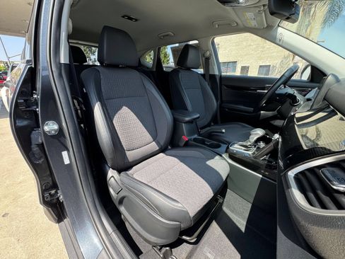 Used 2025 Kia Seltos S FWD image 37