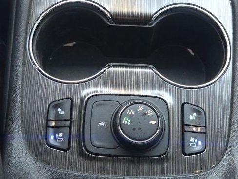 Used 2023 GMC Acadia SLT w/ Elevation Edition AWD/4WD image 35