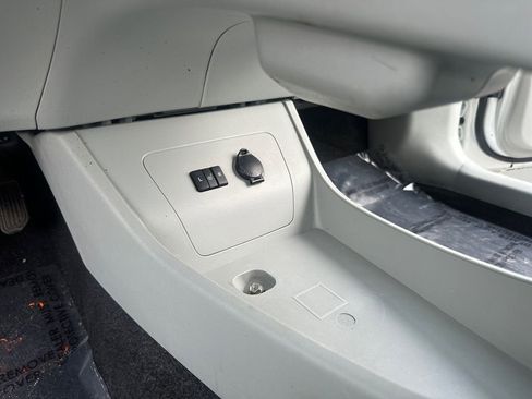 Used 2015 Toyota Prius Two image 19