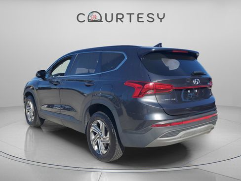 Used 2021 Hyundai Santa Fe SE image 3