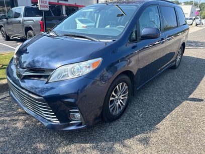 Used 2020 Toyota Sienna XLE