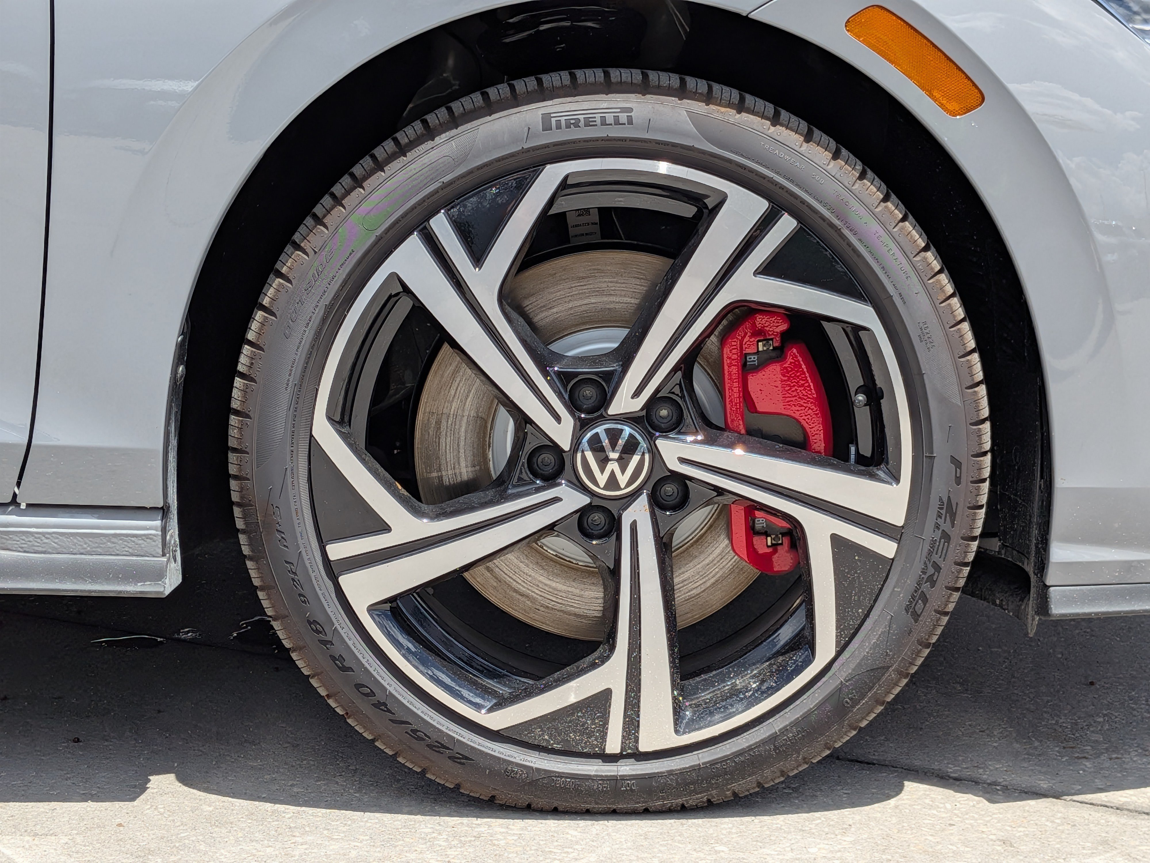 New 2026 Volkswagen GTI SE FWD image 10