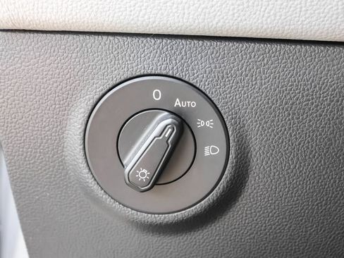 Certified 2023 Volkswagen Taos SE AWD/4WD image 18
