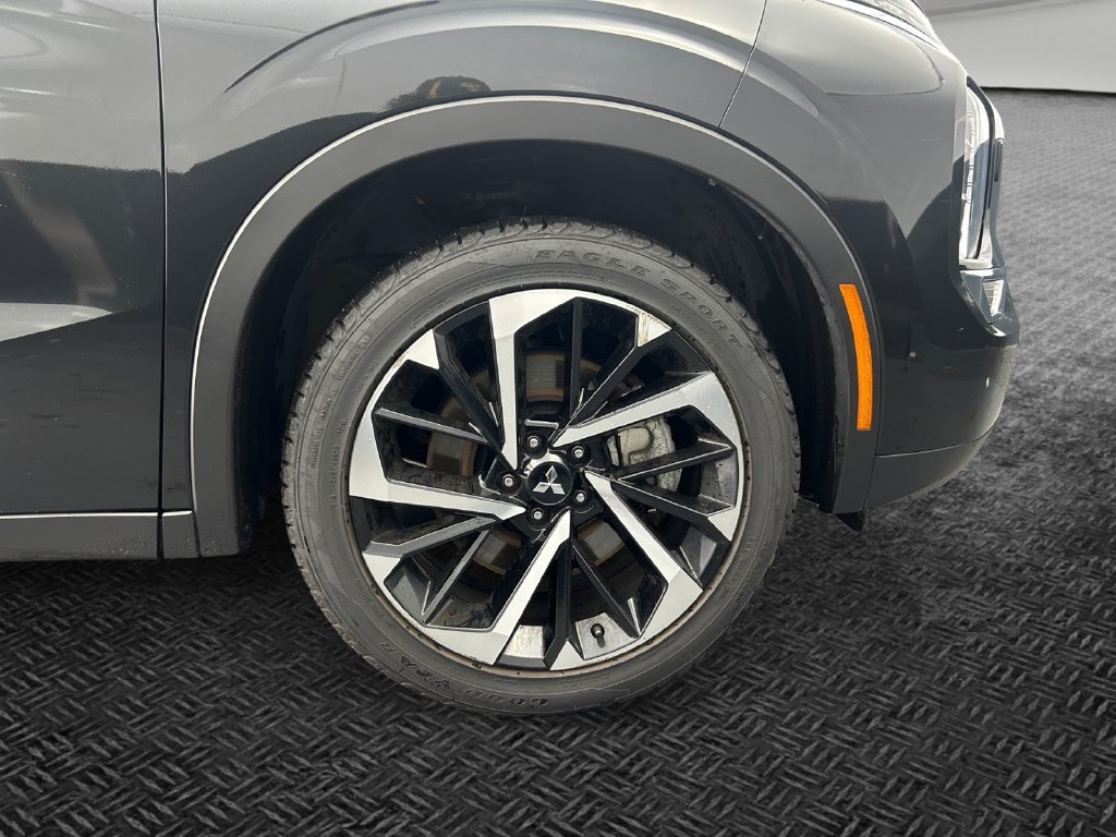 Used 2024 Mitsubishi Outlander SE AWD/4WD image 11