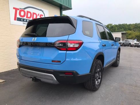 Used 2023 Honda Pilot TrailSport image 6