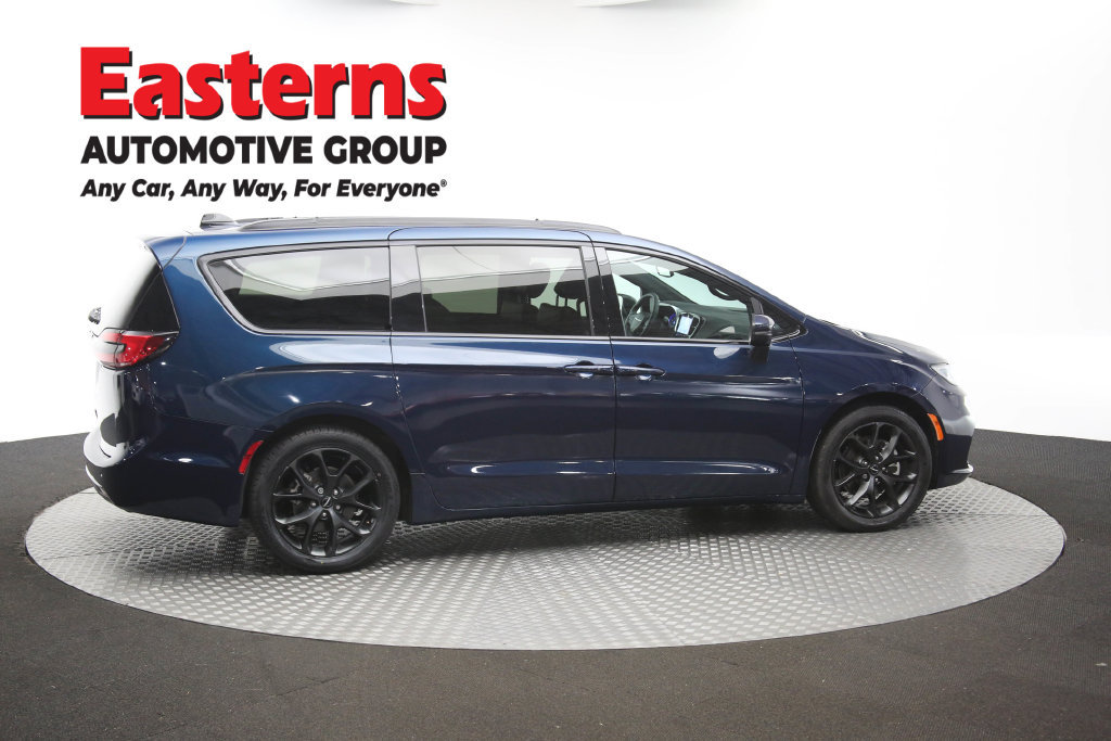 Used 2023 Chrysler Pacifica Touring-L w/ S Appearance Package FWD image 46