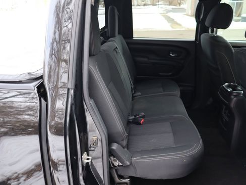 Used 2018 Nissan Titan SV w/ SV Convenience Package image 22