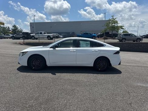 New 2026 Nissan Sentra SV w/ SV Convenience Package FWD image 7