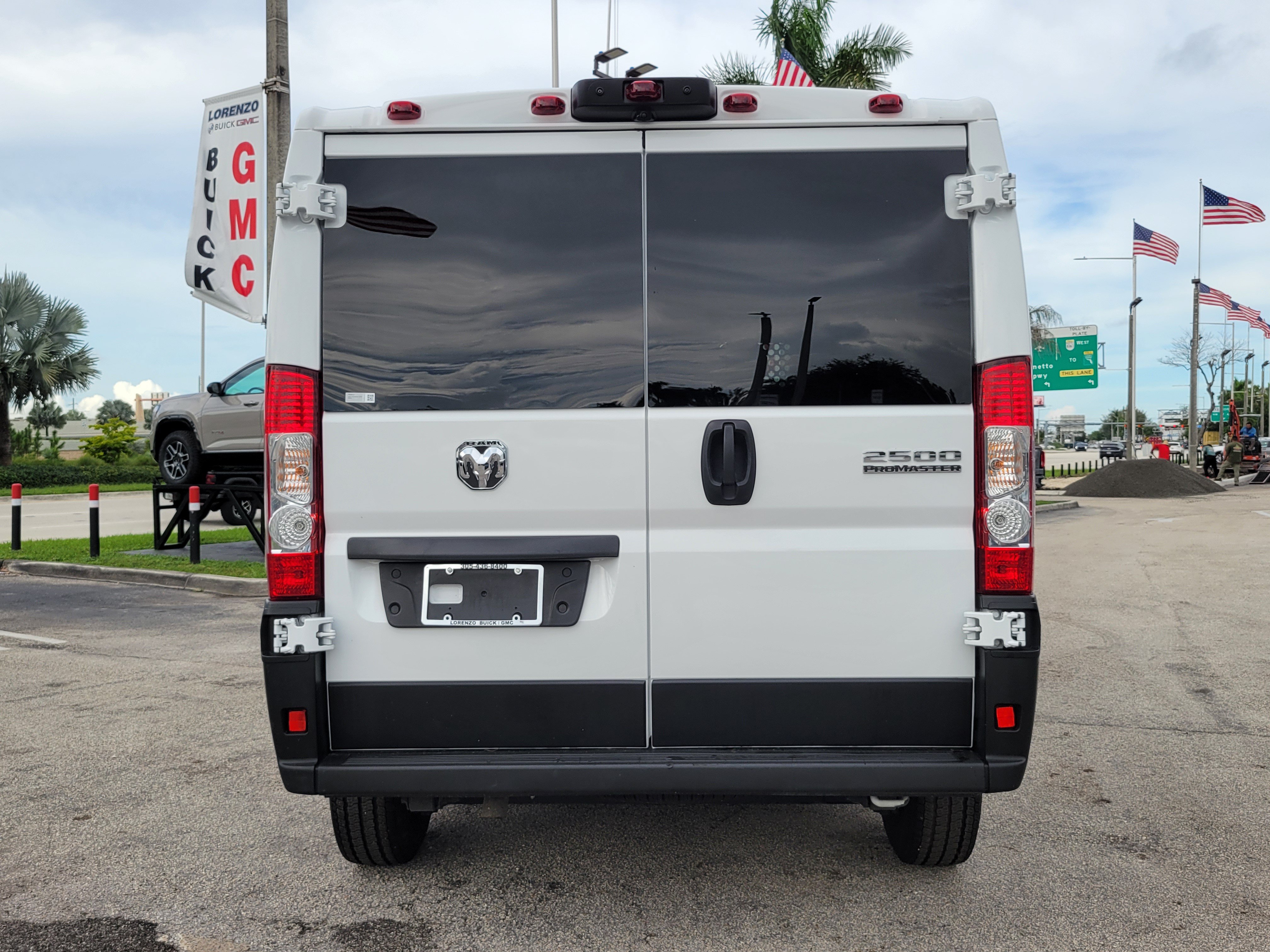 Used 2025 RAM ProMaster 2500 w/ U-Haul Equipment Group FWD image 6