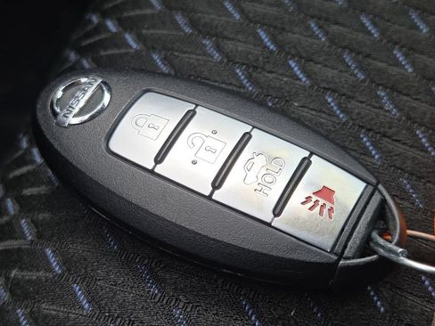 Used 2013 Nissan Sentra SR w/ Premium Pkg FWD image 35